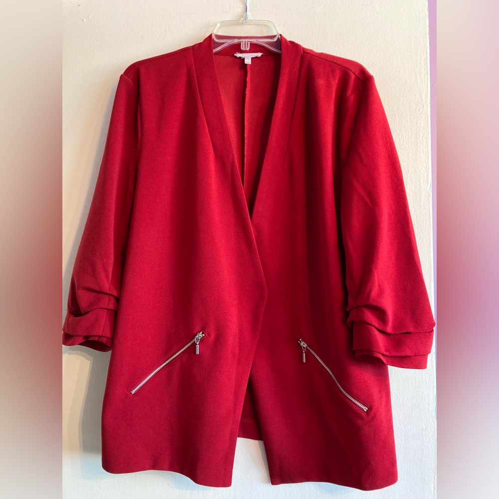 Red 3/4 sleeve blazer